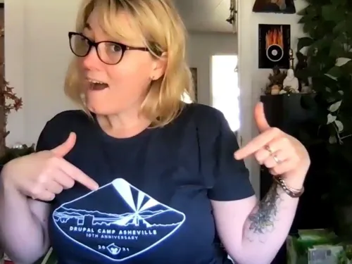 AmyJune Hineline headshot